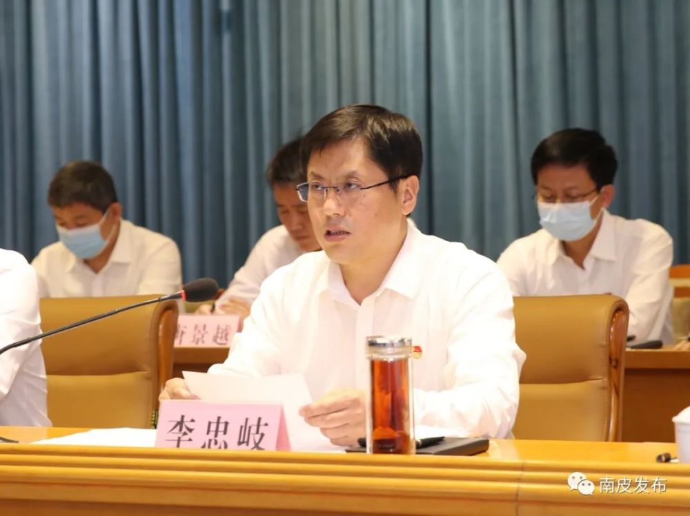 县委常委,纪委书记,监委主任李忠岐通报了今年以来我县查办的一批