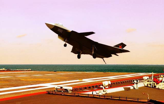 中航工业和沈飞一旦将歼-31打造成功成"海四"型舰载战斗机,以及中国