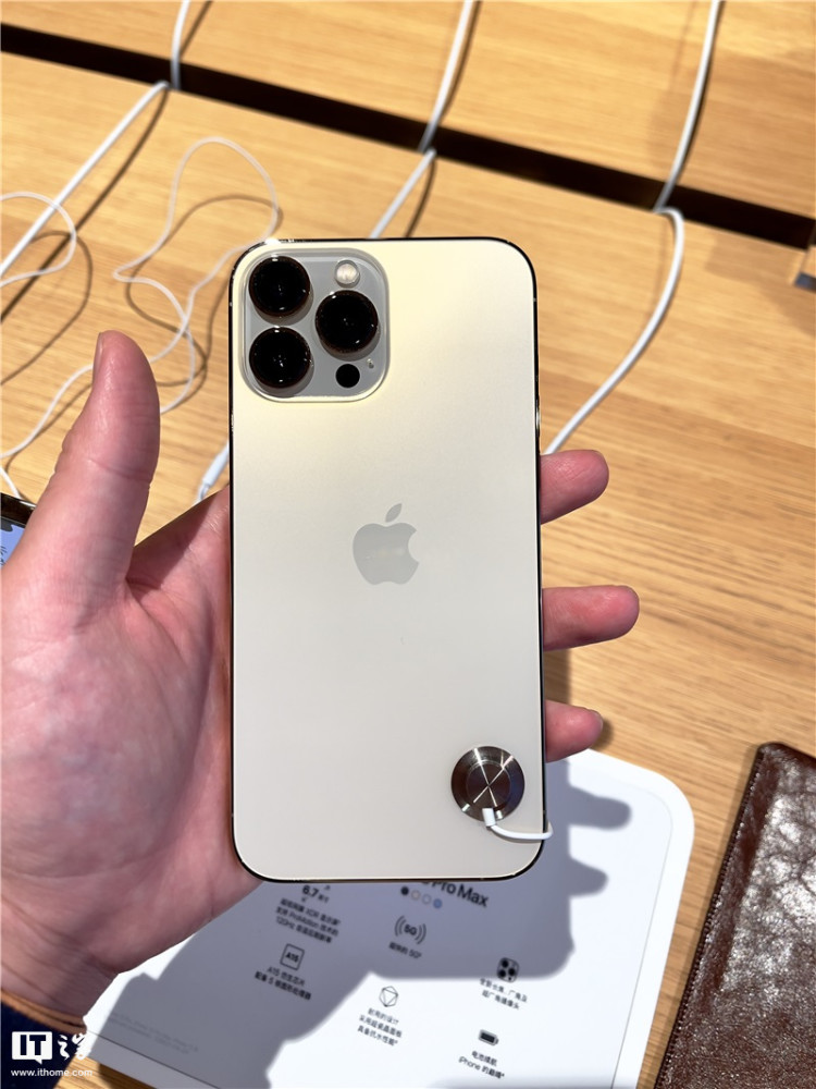 iphone13今日上市但我想开箱一个applestore