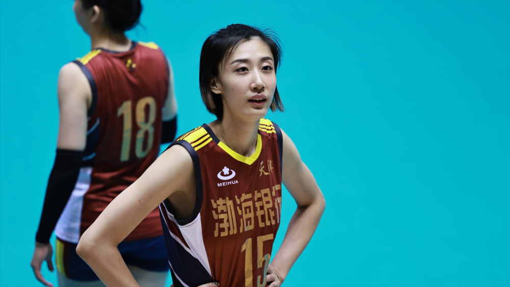 悲催天津女排主力副攻王媛媛受伤仍遭遇罚分曾因发球闹笑话