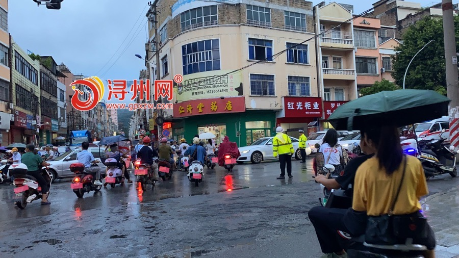 桂平又一起惨烈车祸车头都