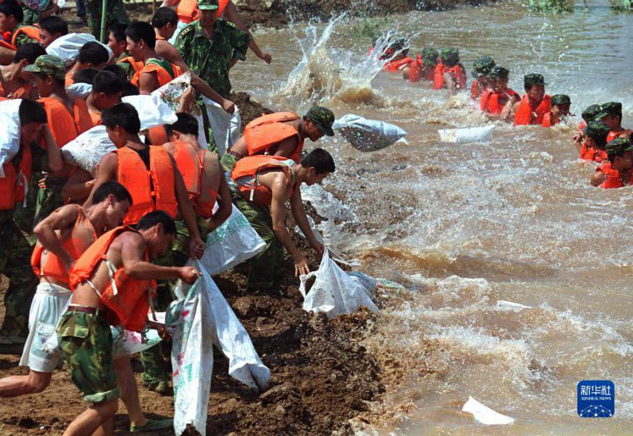 洪水无情人有情弘扬抗洪精神