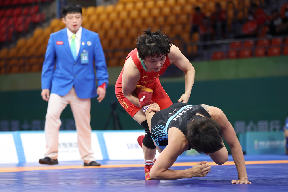 全运会摔跤女子自由式57公斤级荣宁宁夺冠