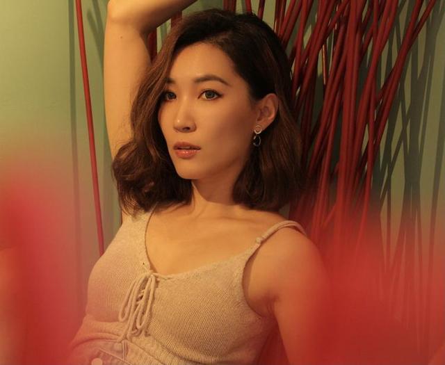 闫鹿杨初秋写真慵懒缱绻 温柔暖秋氛围感爆棚