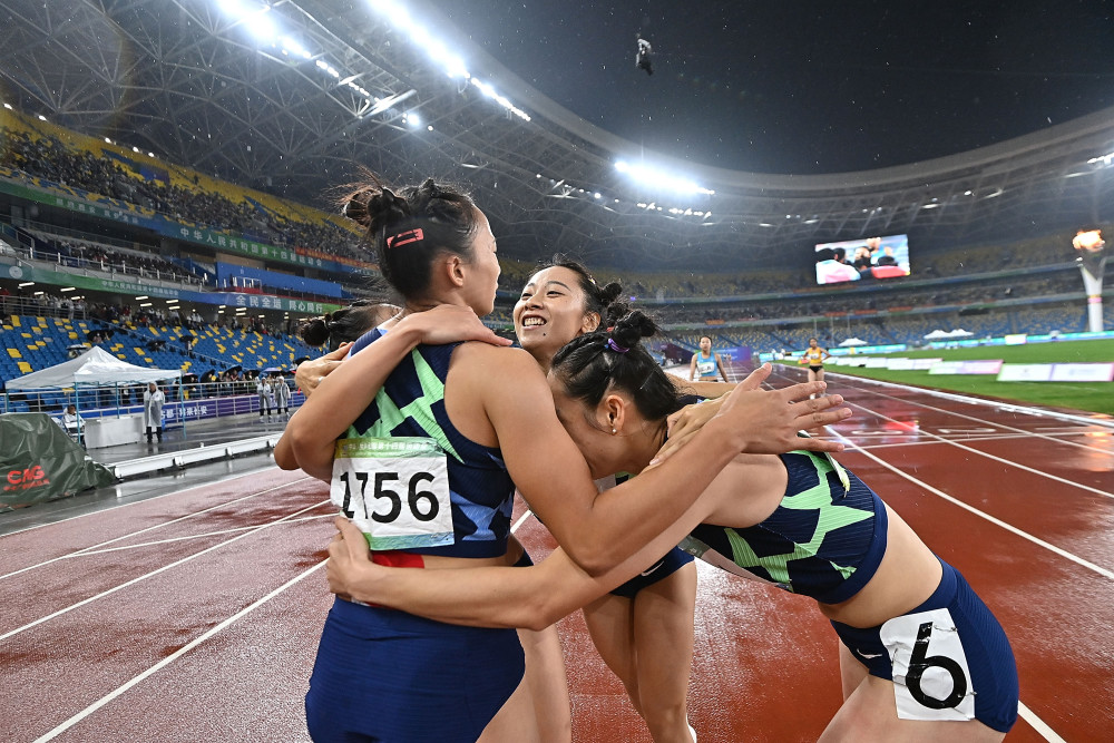 —女子4x100米接力决赛赛况