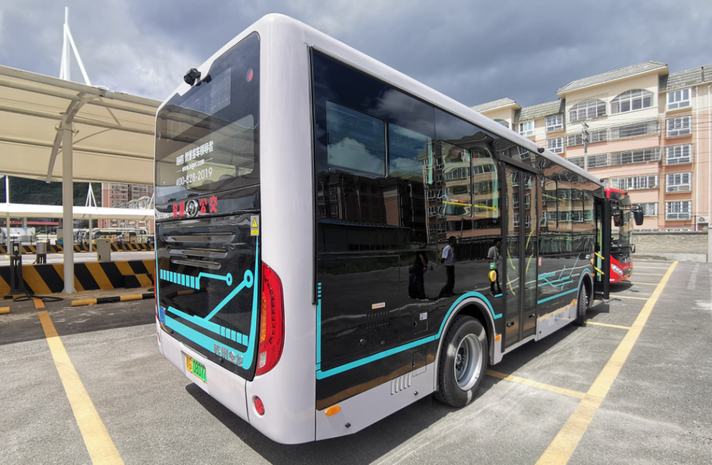 颜值与实力并存新公交车来啦