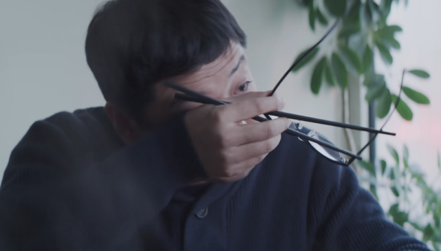 齐奎饰演的孟朝阳更是为演员们添了一把柴,他所表达出来的那个小市民