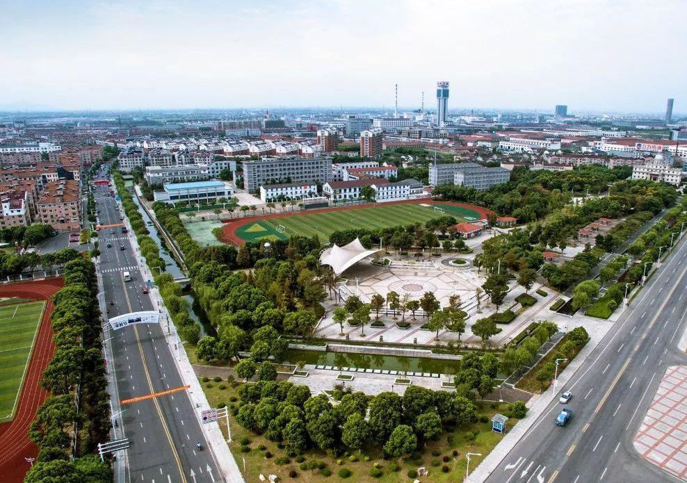 官林镇地处地处无锡代管的宜兴市的西北部地区,全乡镇的总面积达124