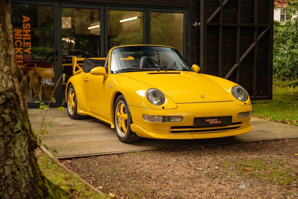 这台保时捷993敞篷是有史以来外观最笨拙的911吗