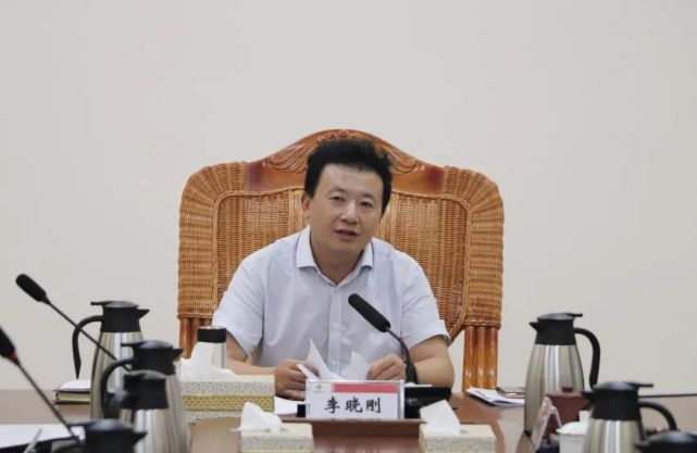 李晓刚主持召开省供销联社主任办公会传达贯彻江西智库峰会等活动精神