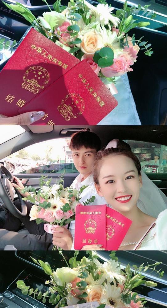 大厅装饰了一番,举办了一场订婚仪式,当时杨家玉并没有选择常见的婚纱