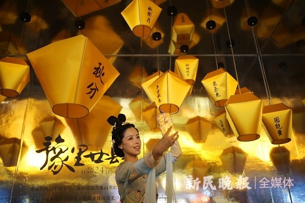 观巡游 放天灯 豫园打造国潮新体验