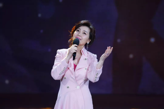 金玉婷:4次登上春晚,被绯闻毁于一旦,46岁用佛法改变自己_腾讯新闻