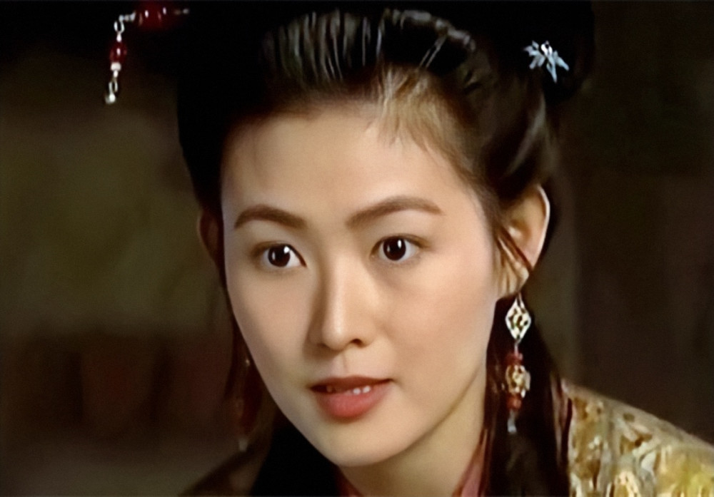 "潘金莲"王思懿:曾闪婚闪离,与丁海峰传绯闻,被李强"收藏"_腾讯新闻