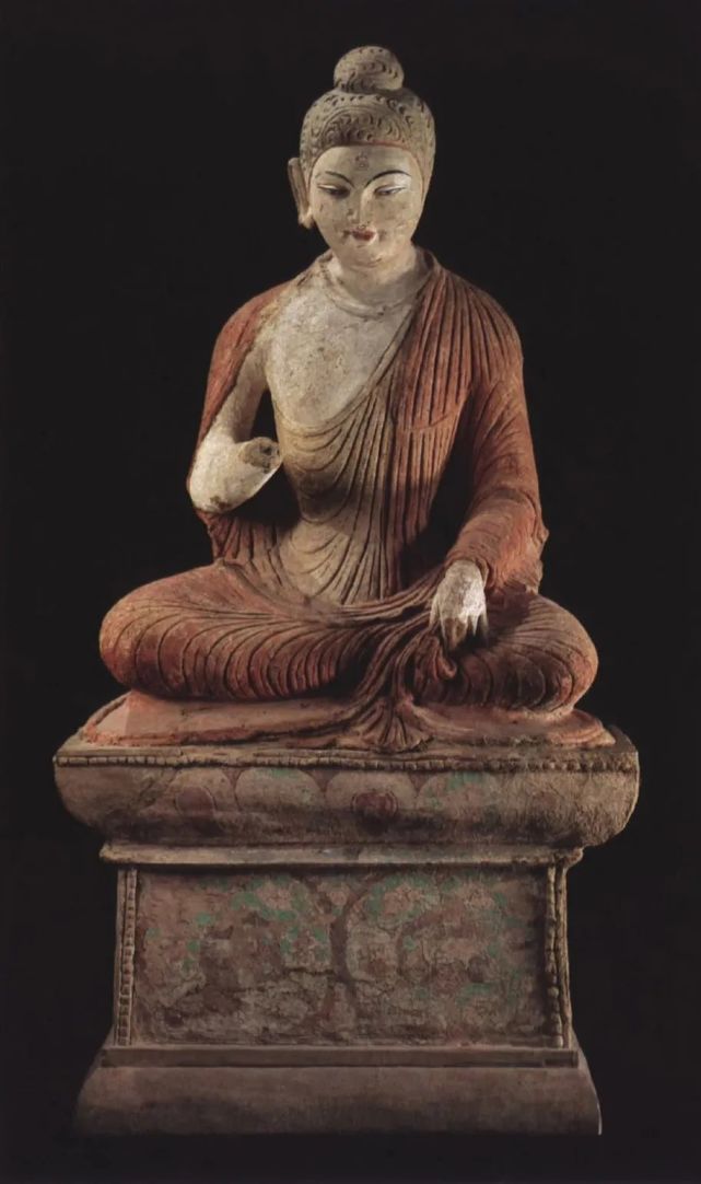 七格星佛教遗址出土八世纪彩绘泥塑佛坐像|佛教|彩绘|泥塑|佛像