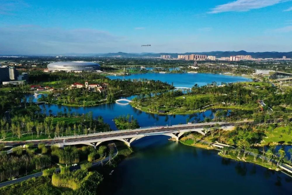 砥砺奋进的5年我们见证龙泉驿的巨变