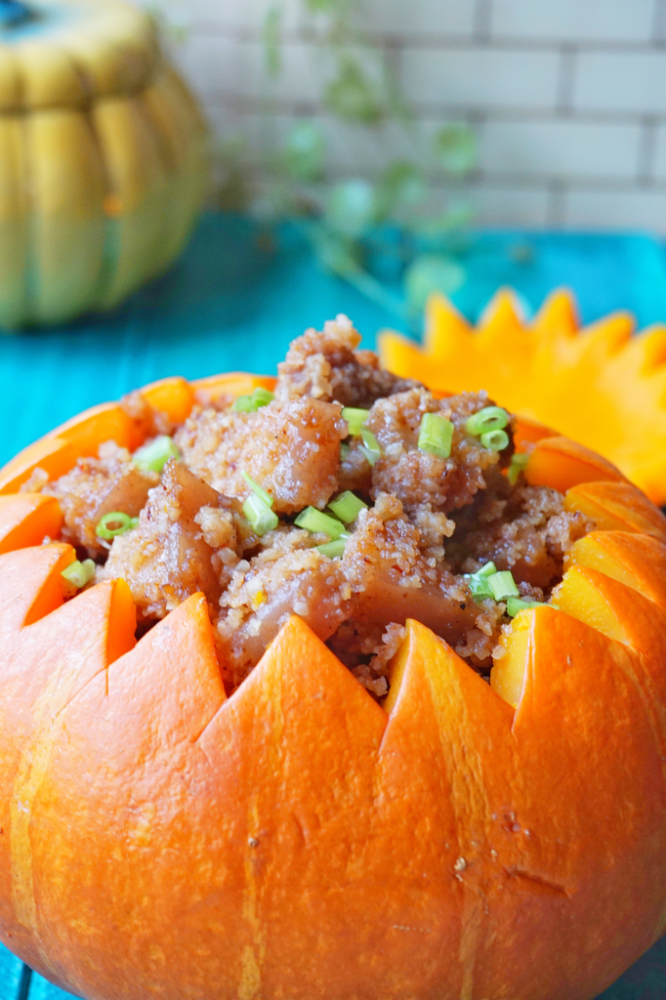 简单快手的南瓜盅粉蒸肉荤素结合软糯香甜太下饭了