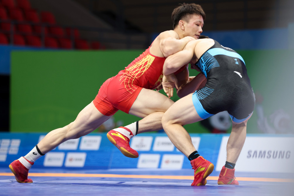 全运会摔跤男子古典式60公斤级半决赛湖北队手谭浩东晋级决赛