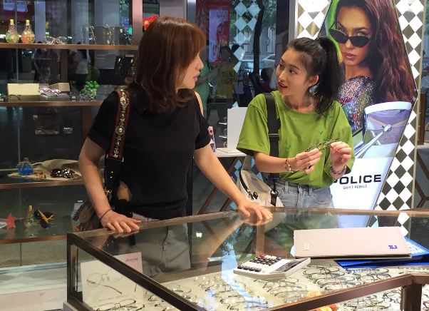 《外来媳妇本地郎》中罗飞雁扮演者刘莹莹,她与康天庥夫妻缘已尽