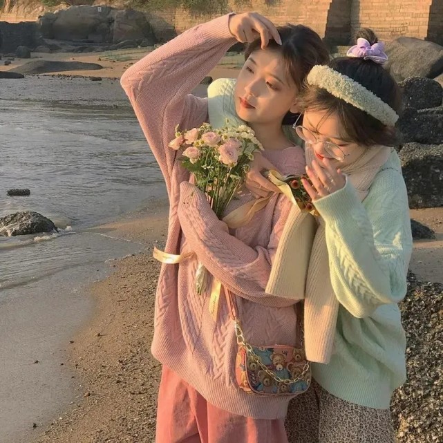 闺蜜头像适合喝奶茶时发的可爱小句子