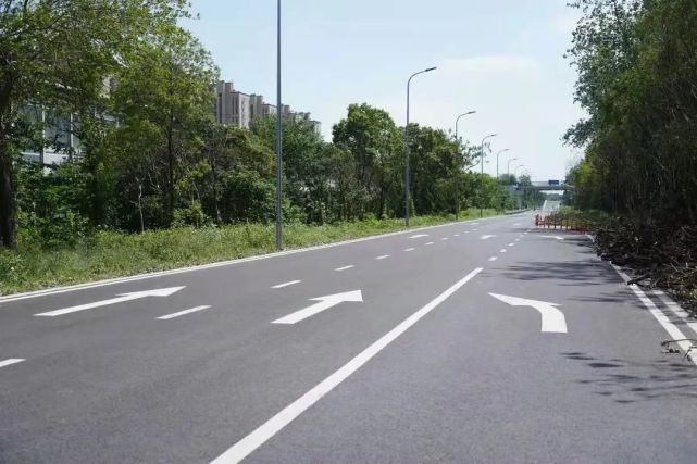 s4高速这段新通车的辅路,变得更完美了!