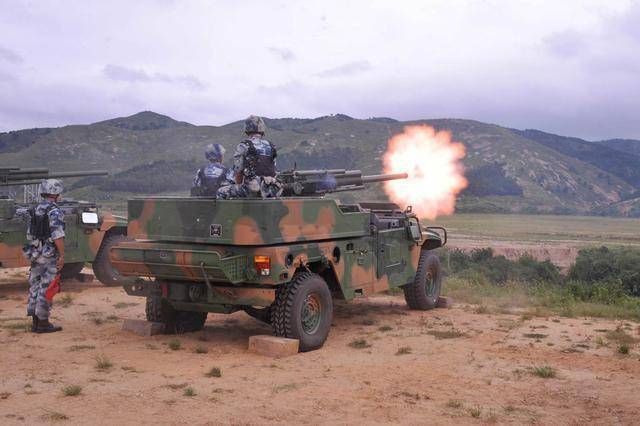 "大八轮"120mm自行迫击炮,是兵器工业出口的"拳头"军品,并未装备中国