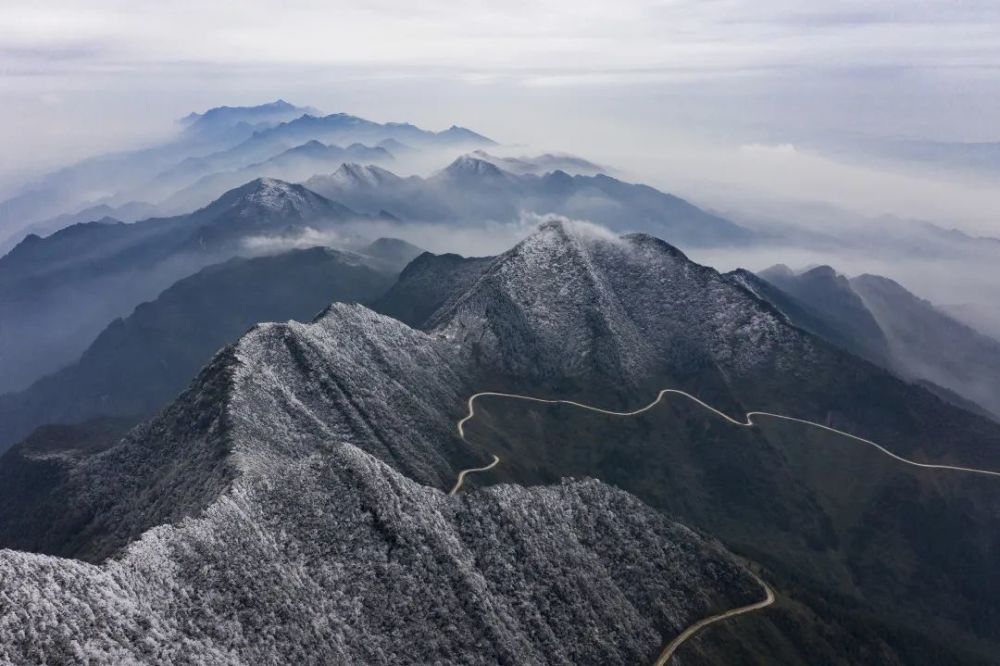 华蓥山河志