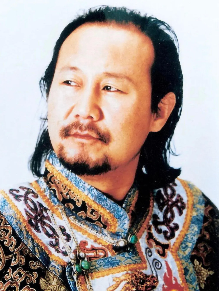 草原之子腾格尔人生路40岁前离婚50岁丧女60岁成网红