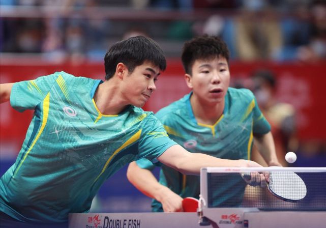 恭喜！国乒两位00后黑马苦战五局摘铜，曹巍获得第二枚全运会奖牌_腾讯新闻