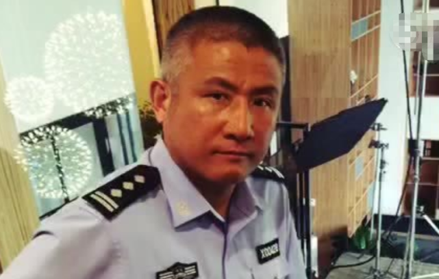 《草原春来早》中的"板垣征郎",《松花江上》中的"川口正雄"