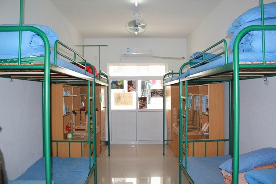 北大宿舍条件曝光网友果然是顶尖大学别的大学没法比