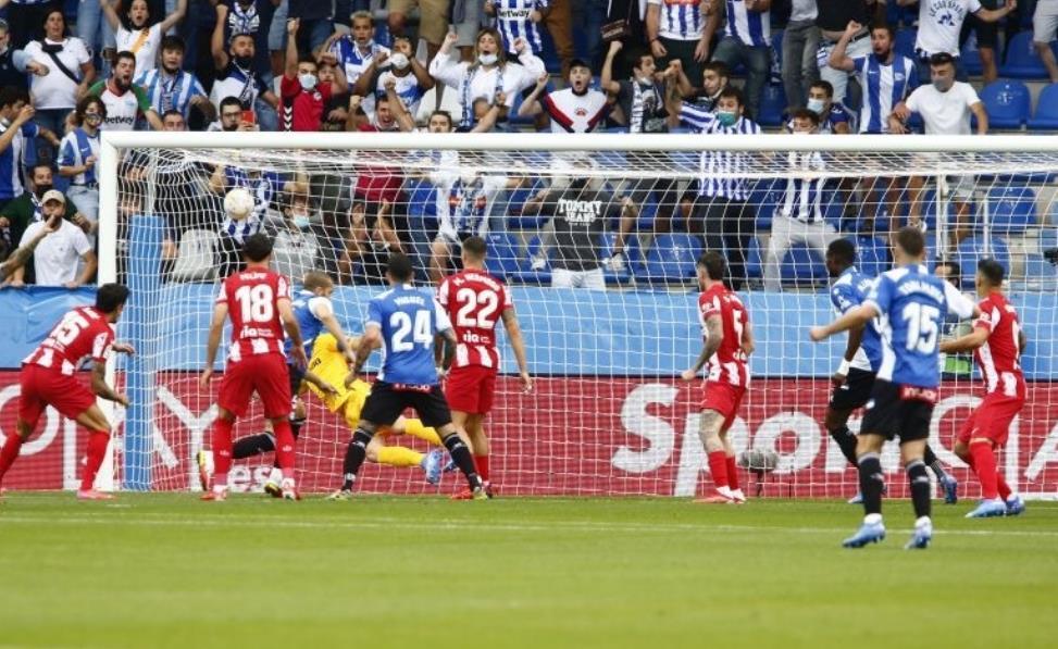 西甲 1-0！西甲爆大冷！开场3分钟进球，副班长送卫冕冠军赛季首败！