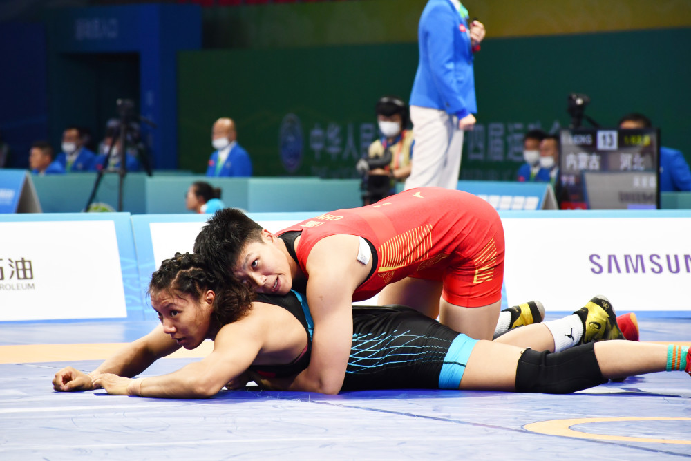 1/8和1/4决赛,龙佳分别战胜西藏的玉珍和内蒙古的梦琪,成为开赛三天来