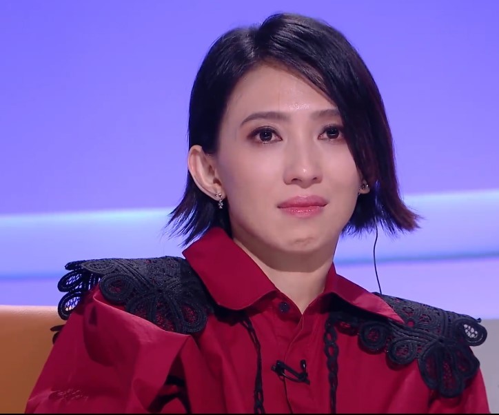 让戴佩妮失声痛哭许嵩哽咽薛之谦手撕稿纸的名场面出了一首超级靠谱的