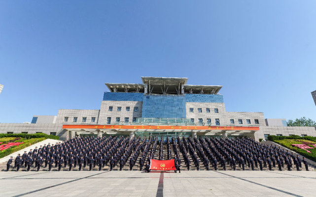 报考警察大学,成绩要求是怎样的?有哪些需要特别注意的事项?