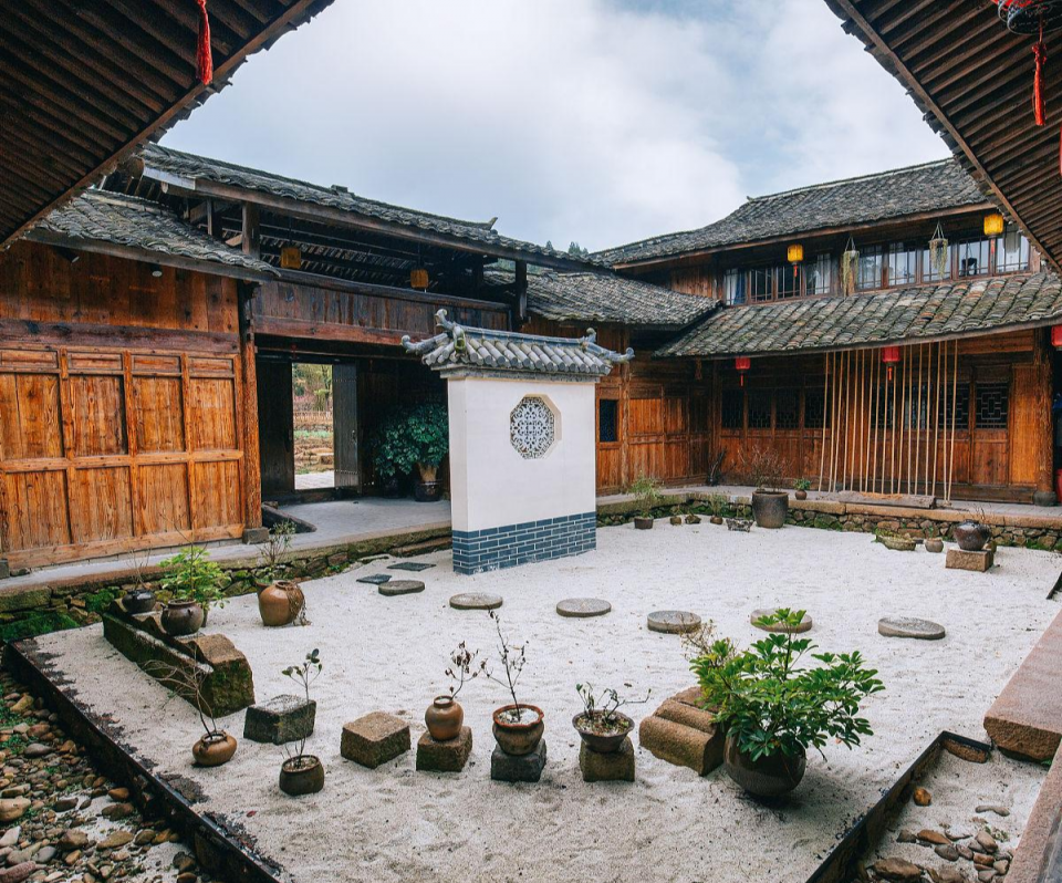 农村俗话"院落树通廊,不败也得亡",是什么意思呢?有何道理?_腾讯新闻