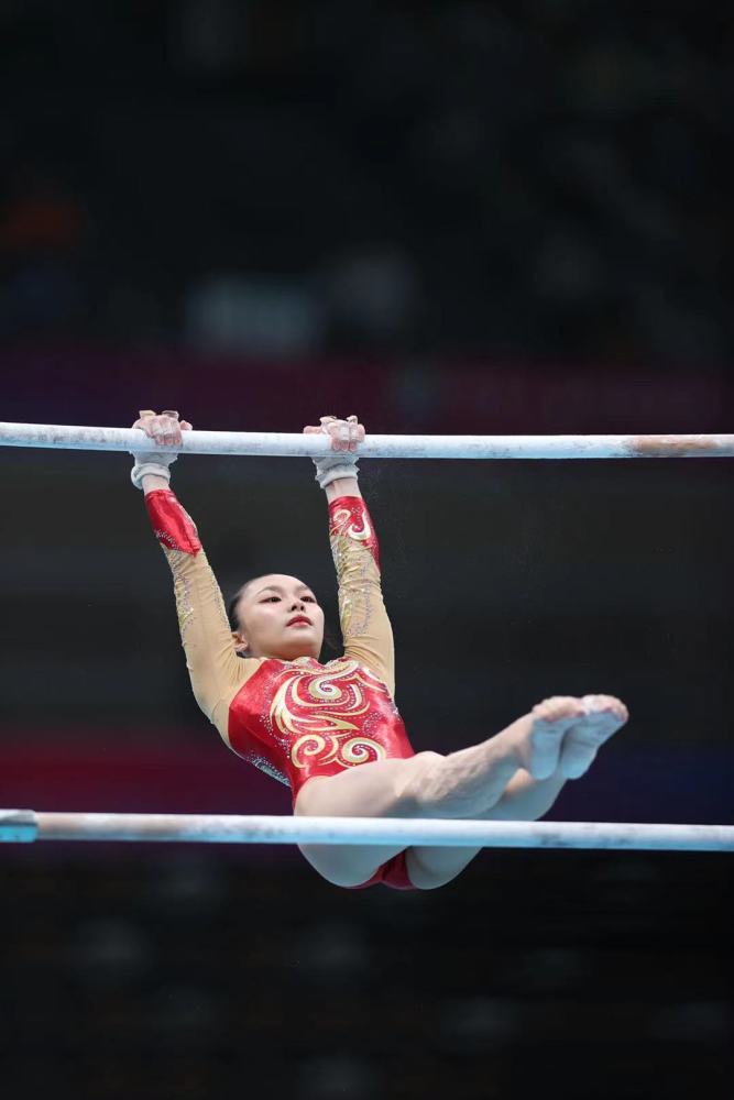 全运会女子高低杠河南姑娘芦玉菲摘银我战胜了自己展现了最好的一面