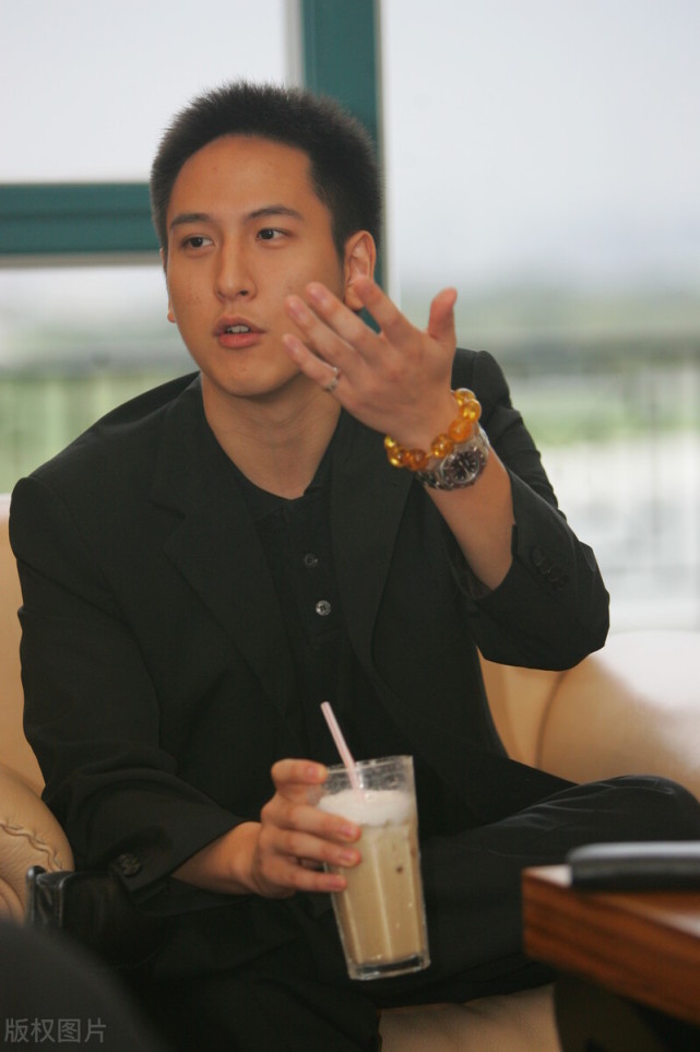 他13岁辍学14岁赚40万,今拥有上海133套房,成百亿富豪|汤珈铖|富豪|汤