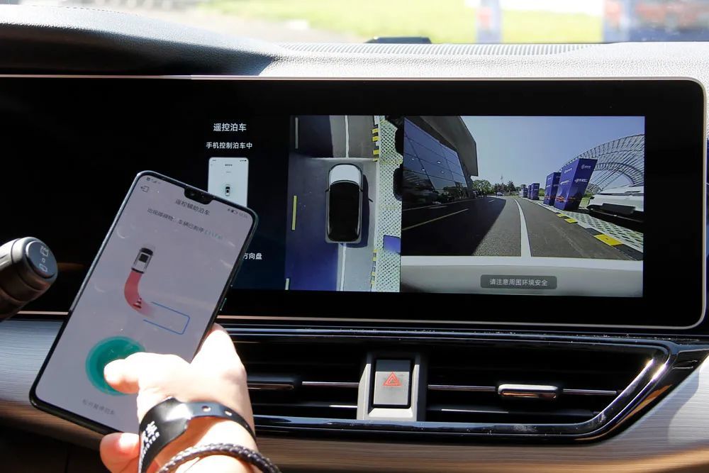 威马w6迎来第三次ota,优化无人泊车能力,语音控制大升级