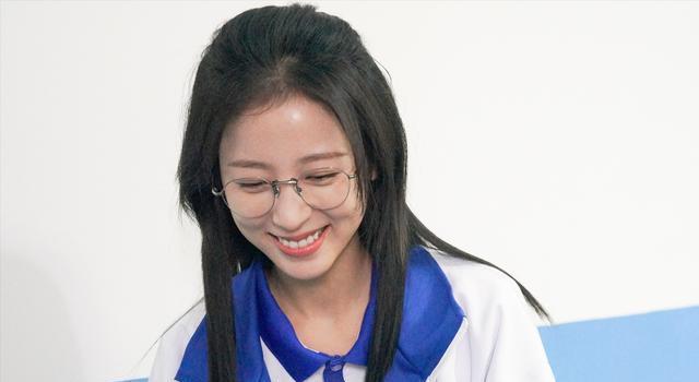 当爱情遇上科学家首播周雨彤校服照清纯可爱获赞劳模拍戏