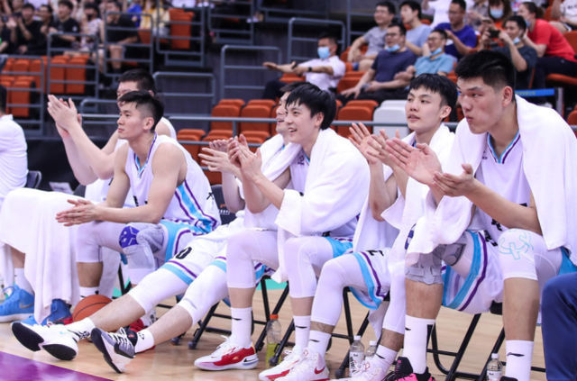 cba 身高1米78，谁说他打不了CBA！感谢杜锋吧，广东队收获00后新星！