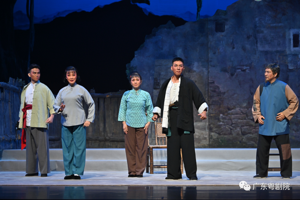 剧中,蒋文端饰演了刘琴,她博采众长,声情动人,把感情融入角色,不仅