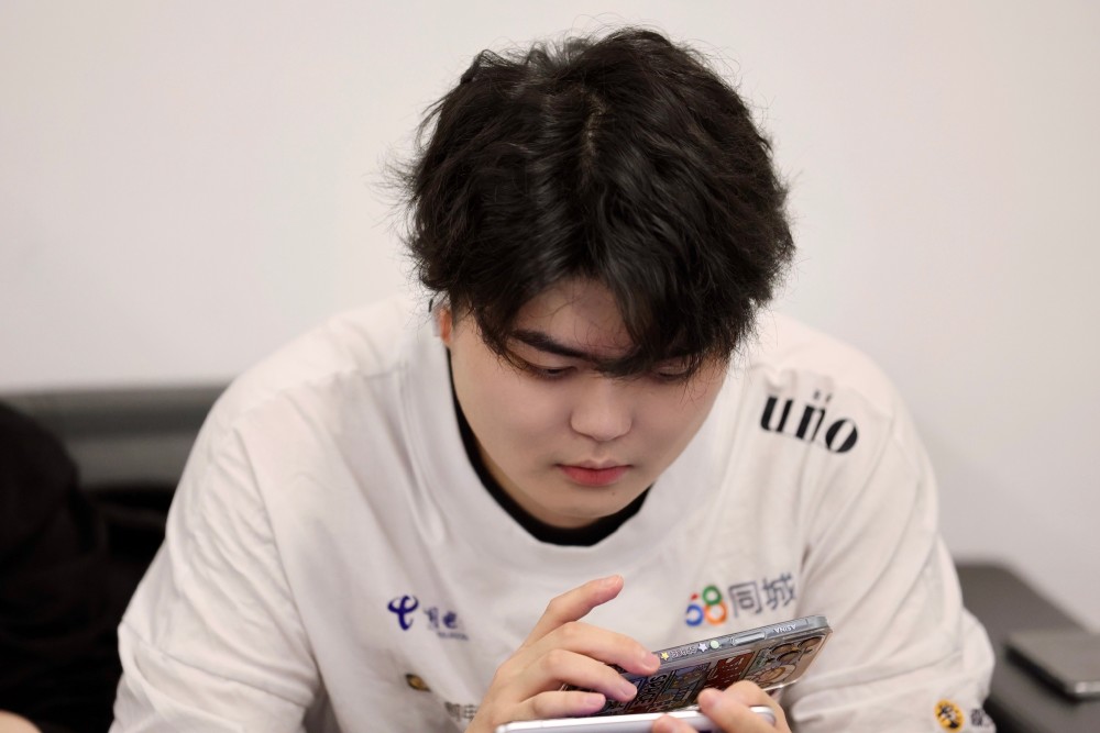 ag超玩会被零封中单笑影公式化的打法有不可推卸的责任