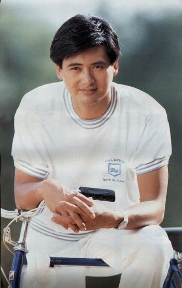 在接拍这部港剧之前周润发跑了多年龙套个子太高反而不受欢迎