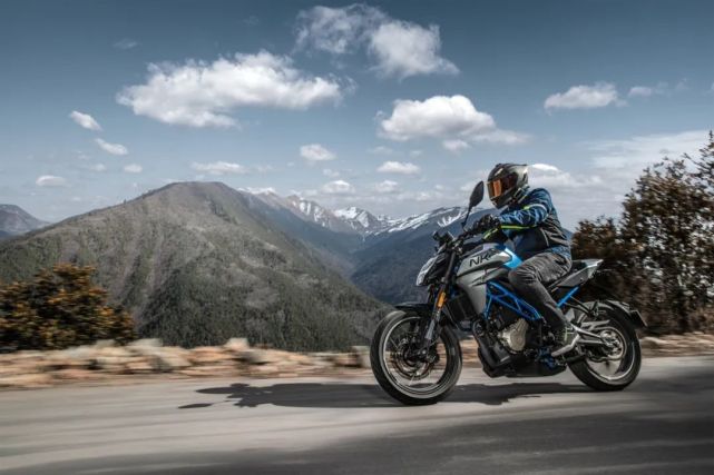 加量不加价,2021款春风250nk正式发布,售价18900起