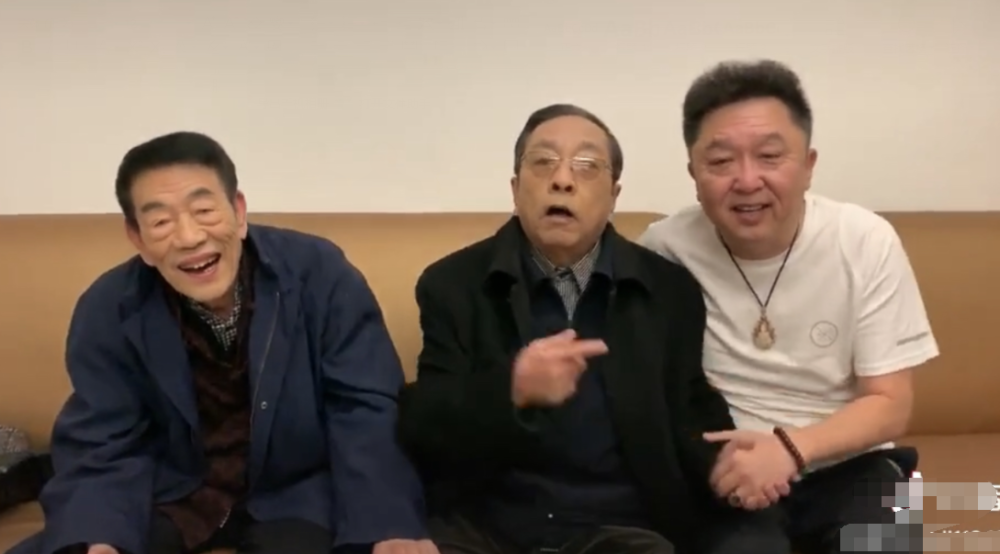 杨少华比李伯祥要大7岁,89岁的他已经瘦成皮包骨的状态了,不仅面容