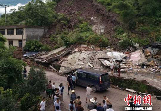 四川天全县山洪泥石流灾害已成功搜救出4人其中1人确认无生命体征