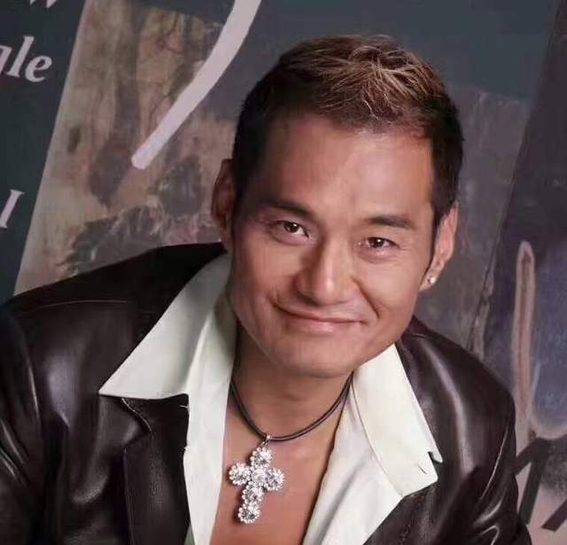 tvb金牌绿叶前妻因病离世小儿子出道做演员长相帅气身高达19米