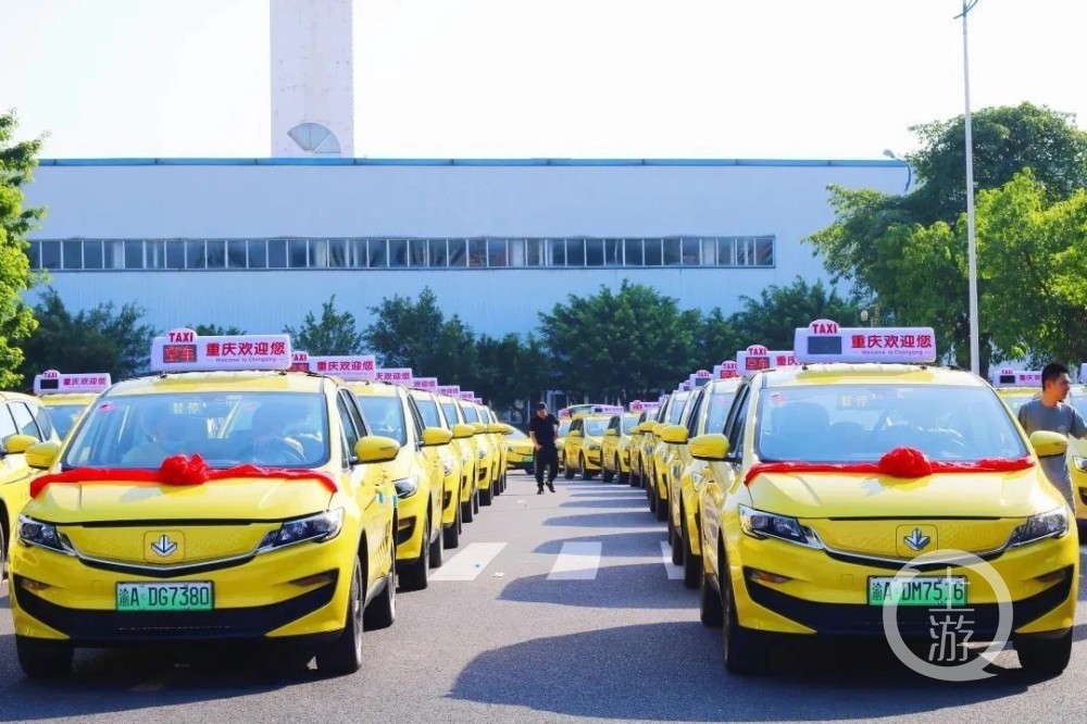 经过车型导入和产线改造后,力帆科技首款换电新车型—力帆枫叶80v在