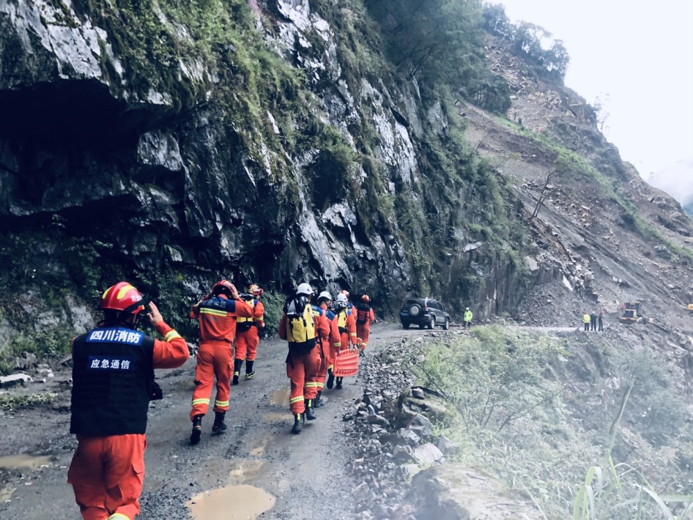 雅安市天全县突发泥石流四川消防紧急救援